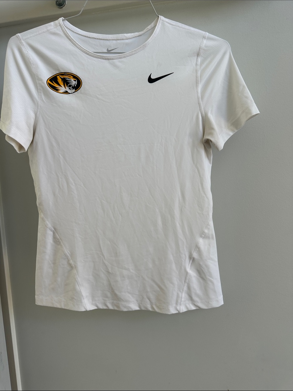 Nike Women’s White Short-Sleeve Athletic Tee with Tiger Logo